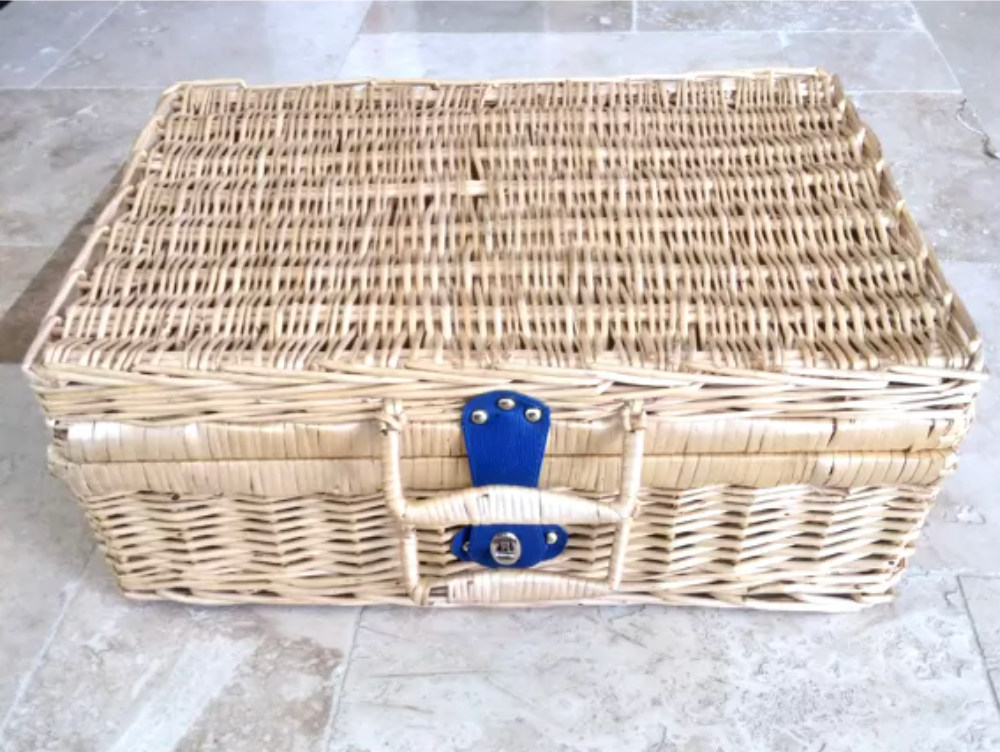 XXL wicker picnic basket/suitcase