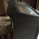 Old black counter