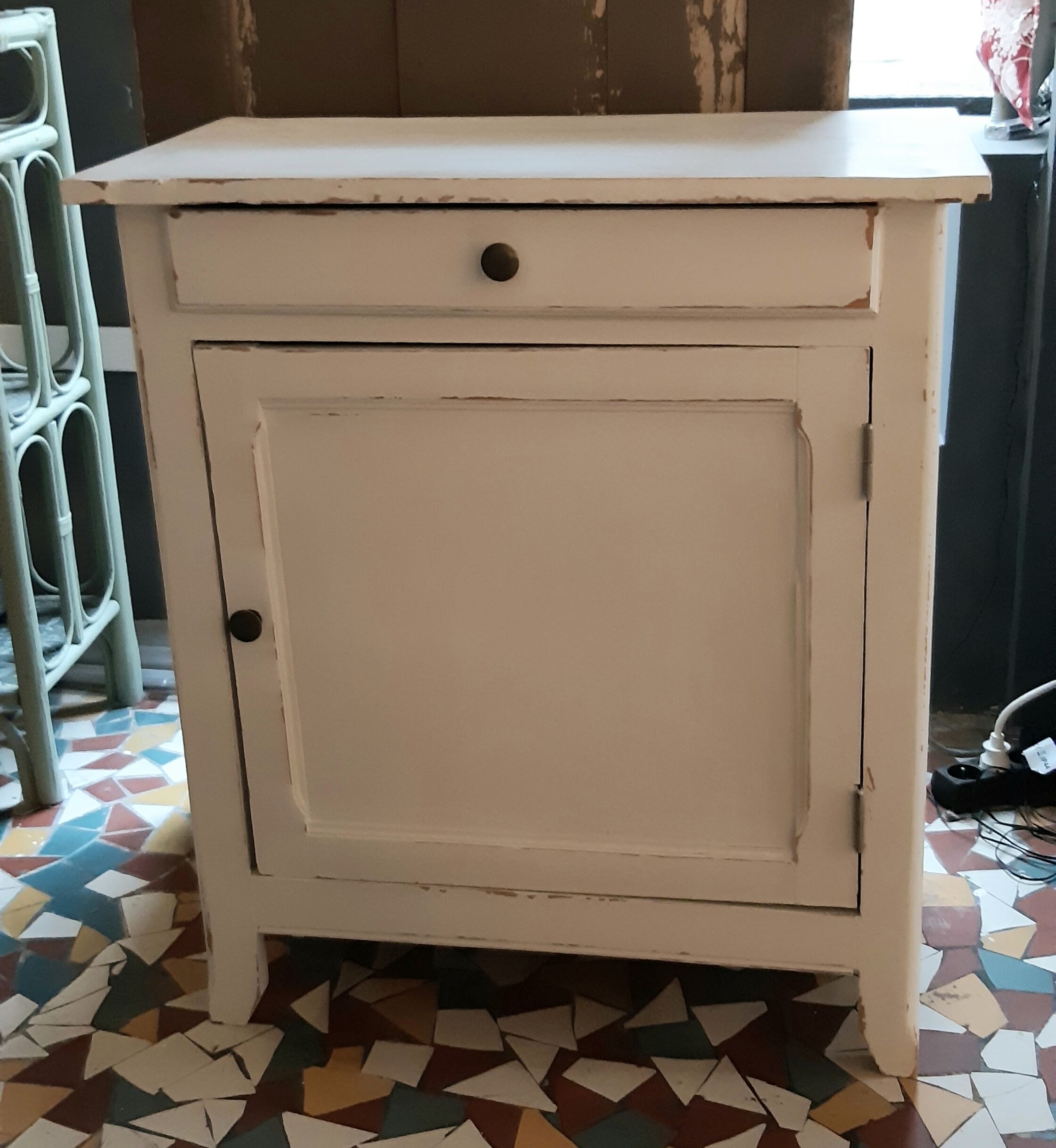 Parisian buffet white chalk jam