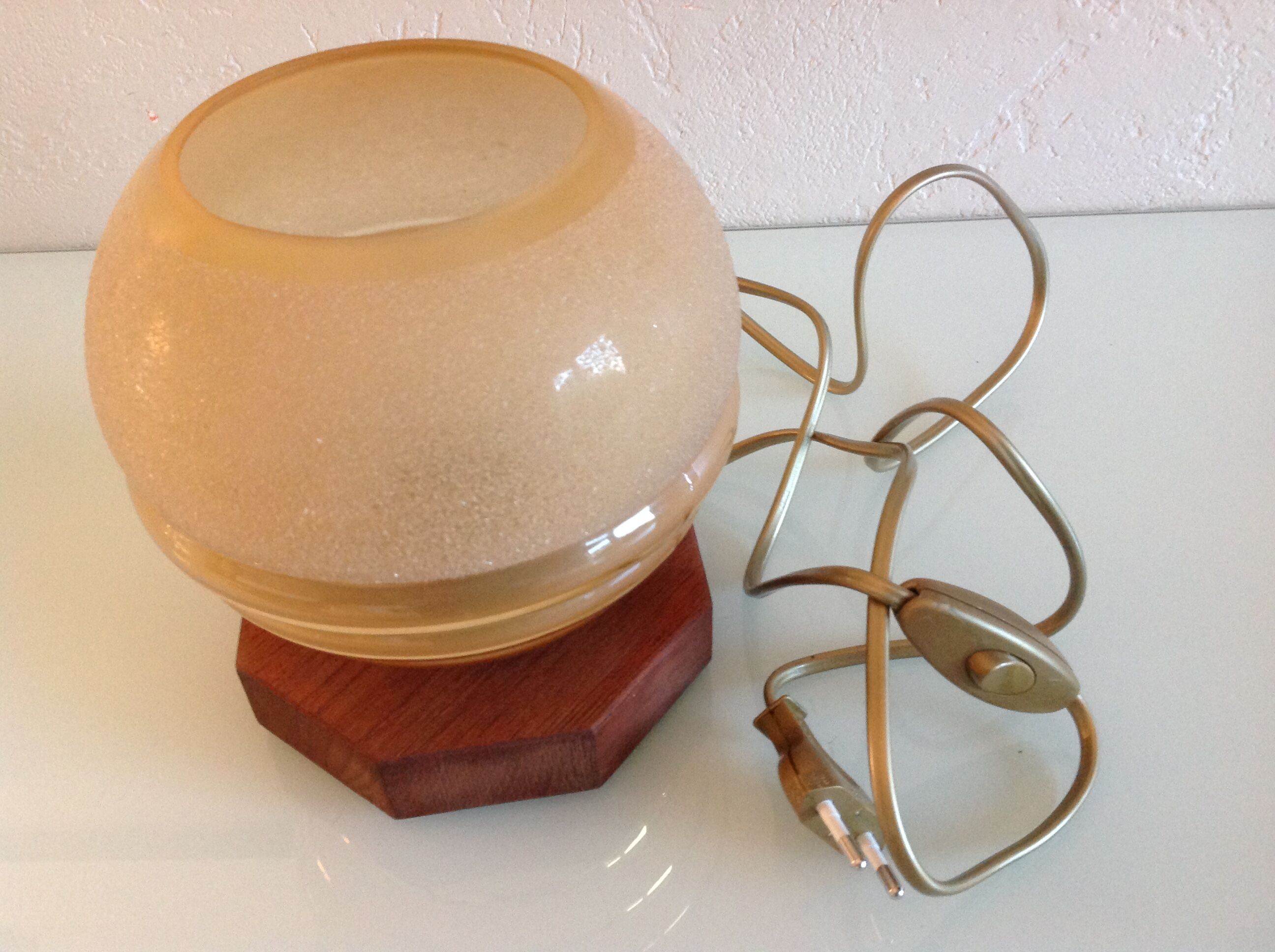Bedside lamp globe in beige granite glass art deco style