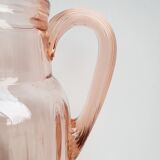 Pichet en verre rose
