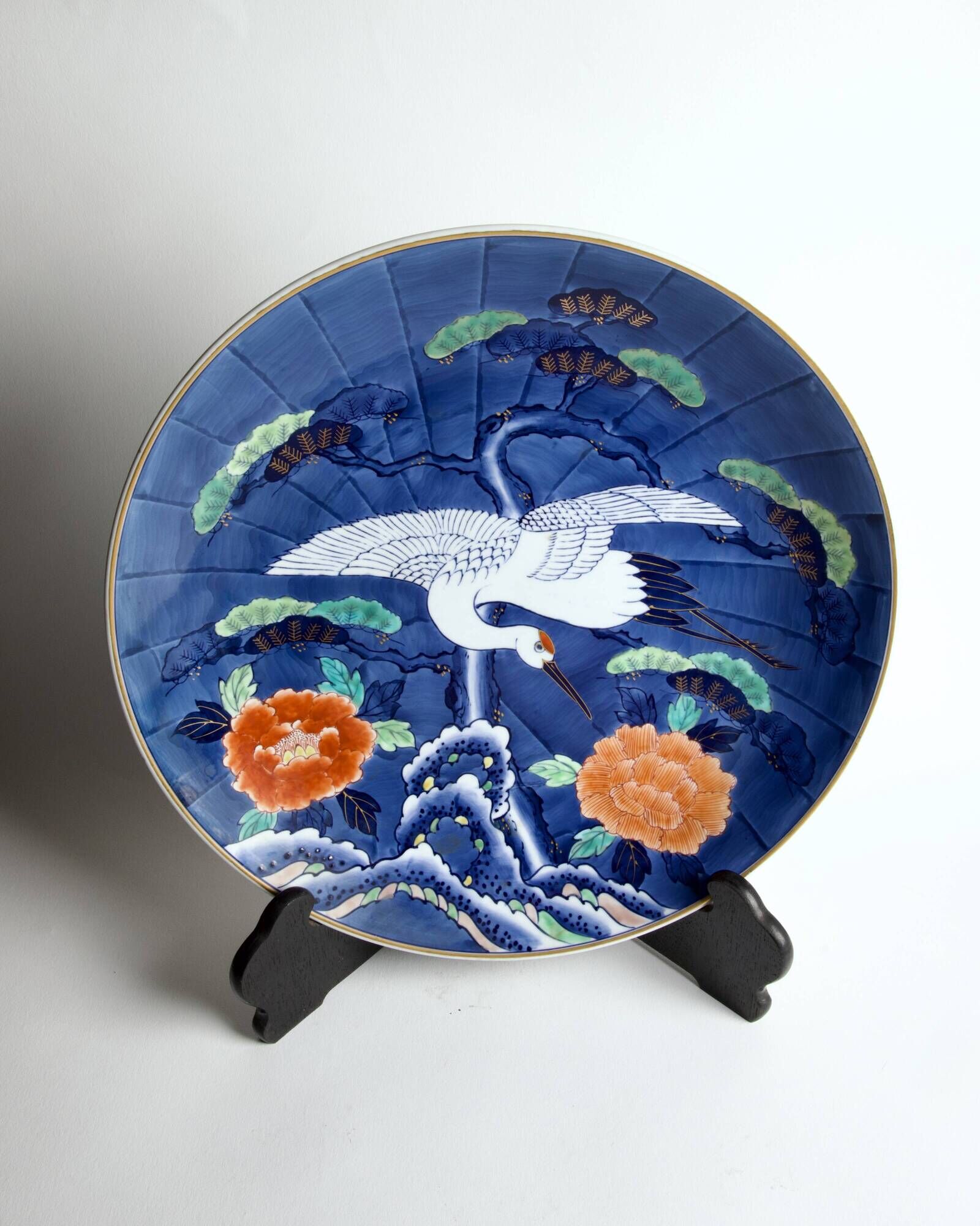 Large decorative porcelain plate from Arita — Mineyama Kiln