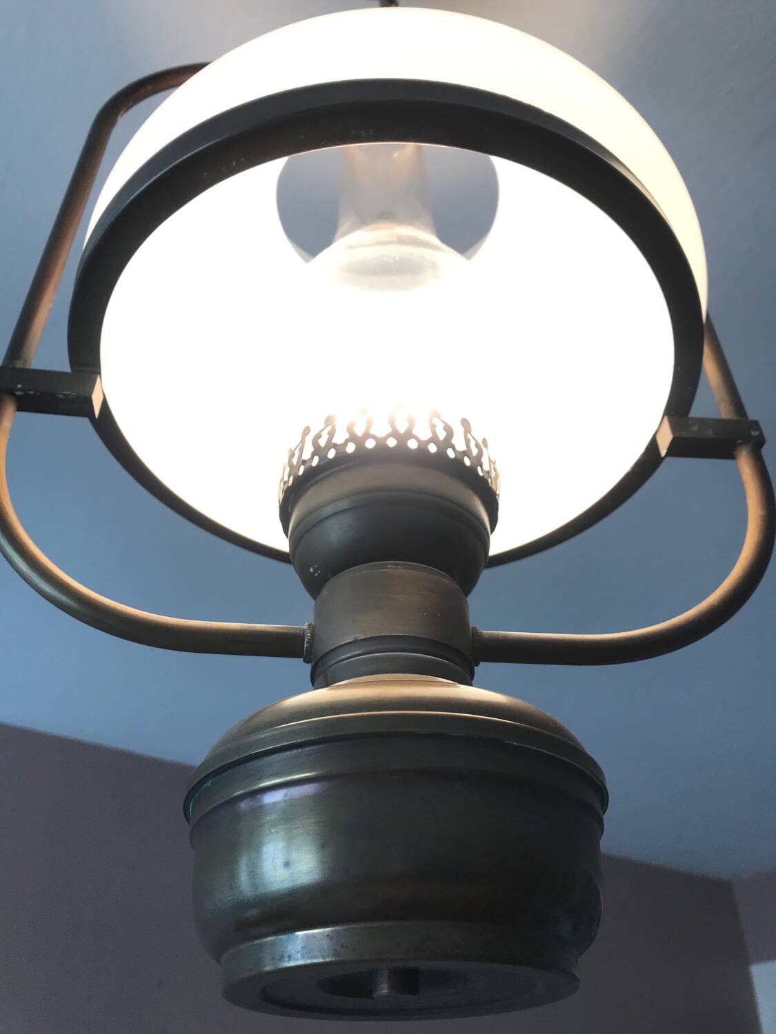 Chandelier / old suspension with opaline / kerosene lamp