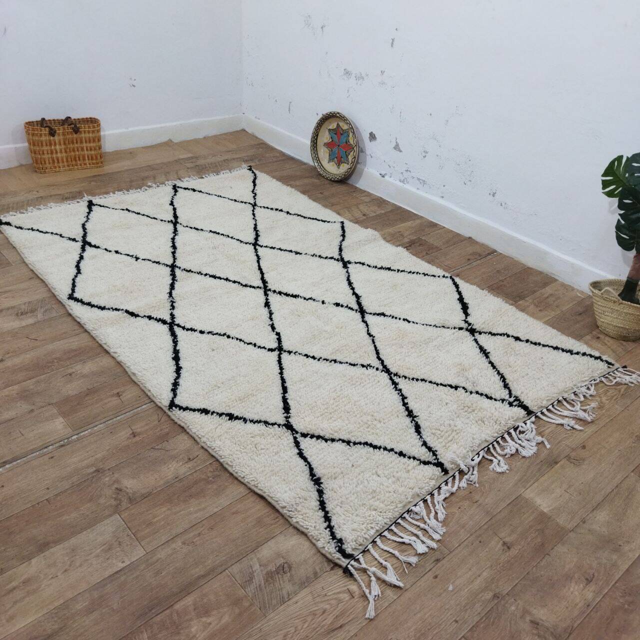 Azilal Berber rug in handmade wool 250 X 157 CM