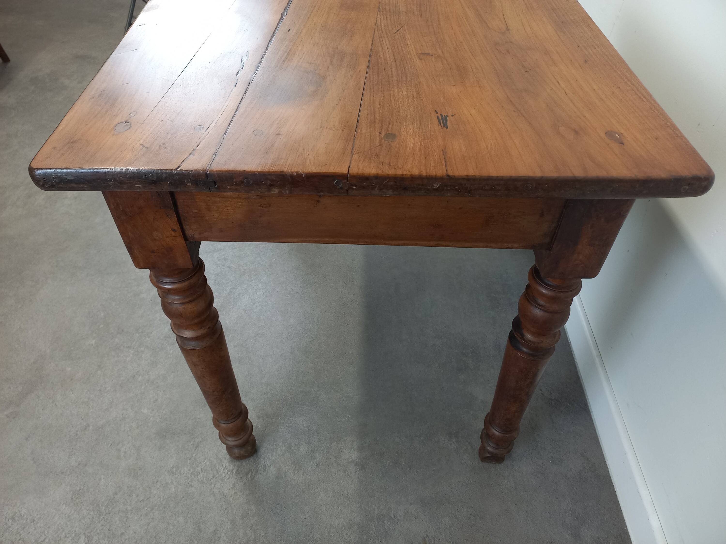 Table bistrot en noyer