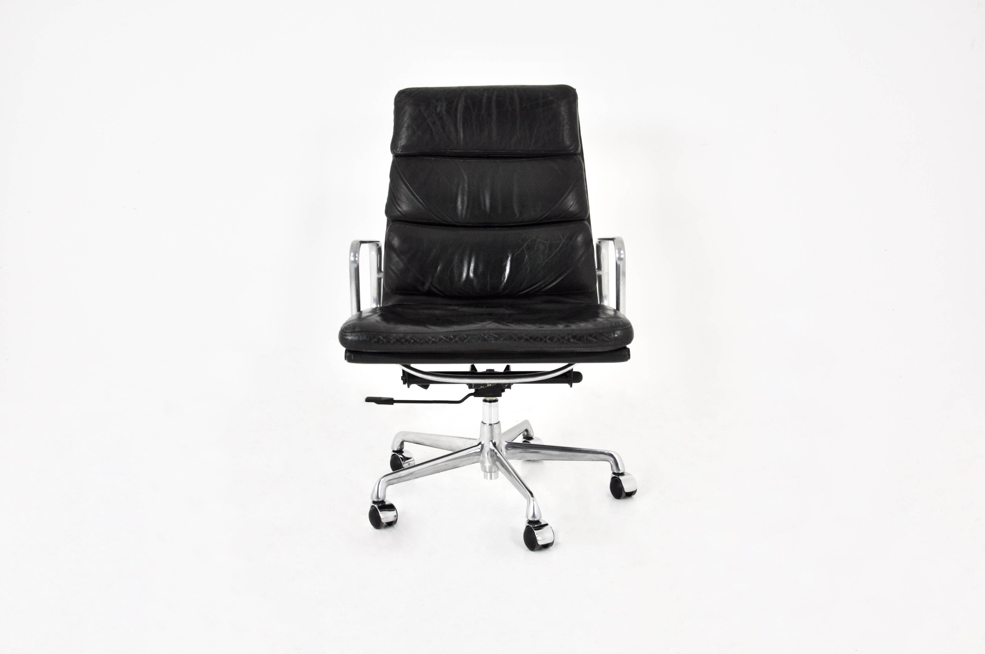 Ea 216 Soft Pad office chair by Charles & Ray Eames for ICF, 1970s