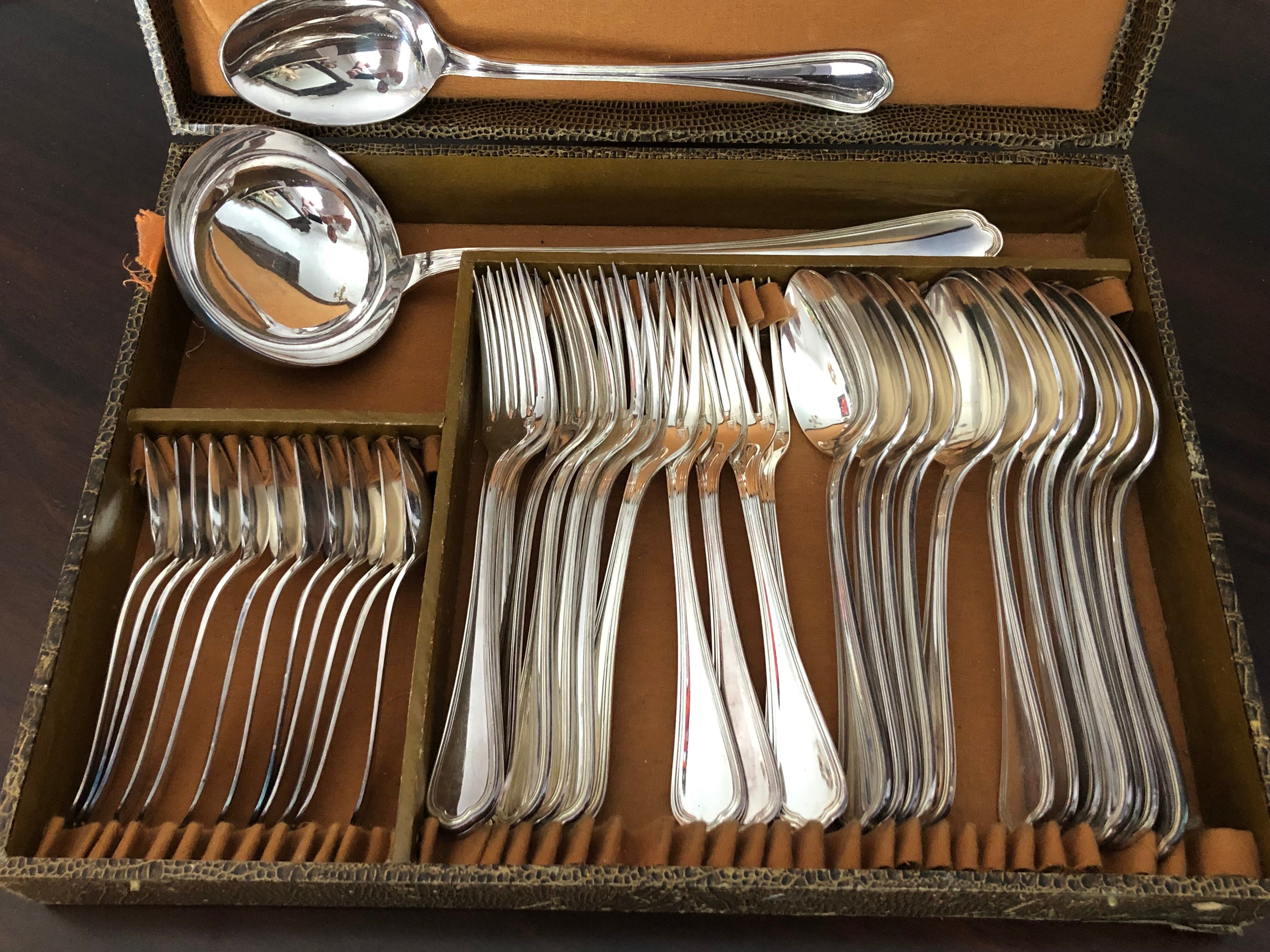 Housewife in silver metal Christofle 38 pieces