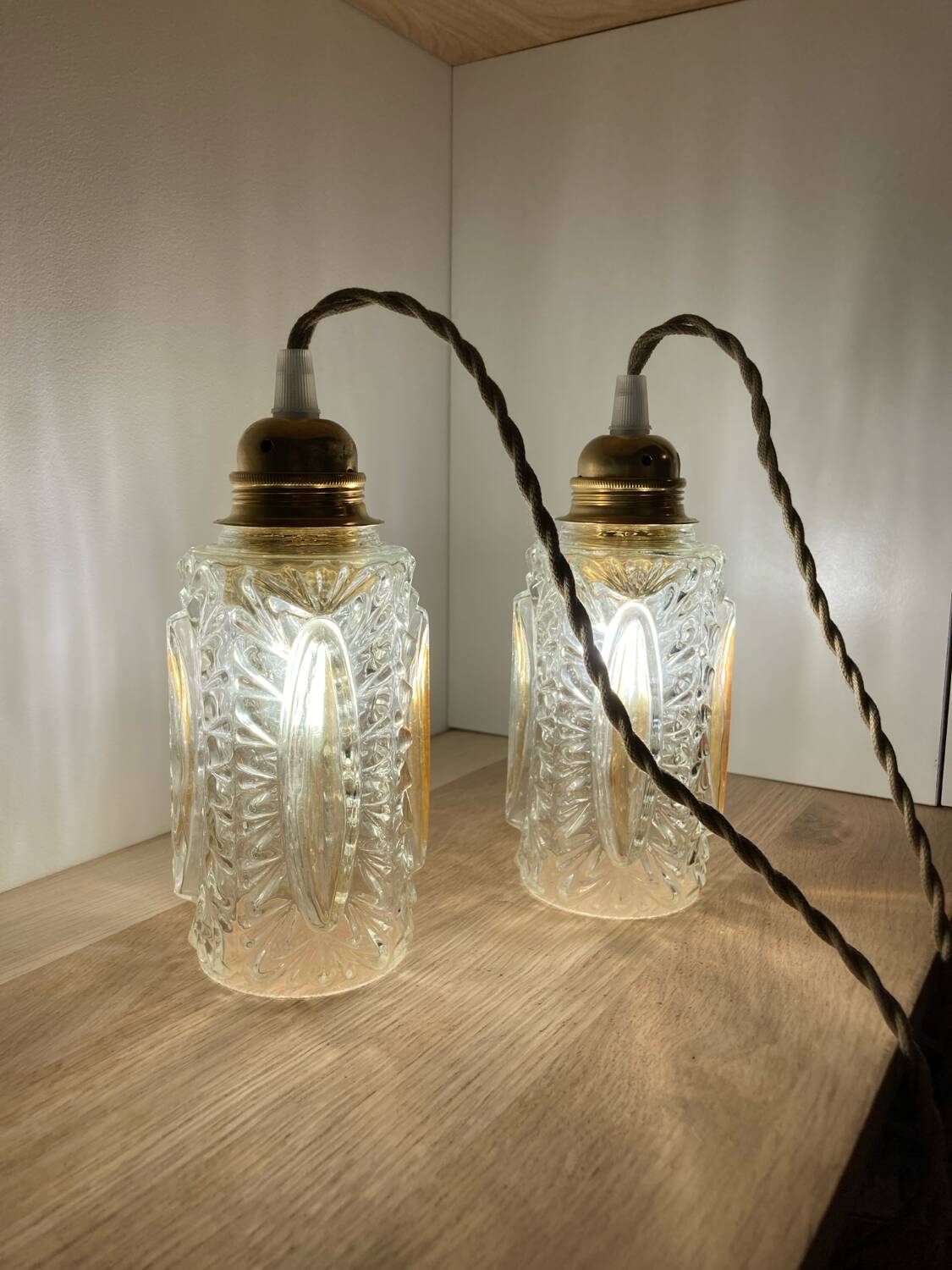 Paire de baladeuses opalines vintage