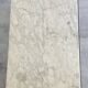 Table basse marbre blanc gris structure en métal laiton doré vintage 60s