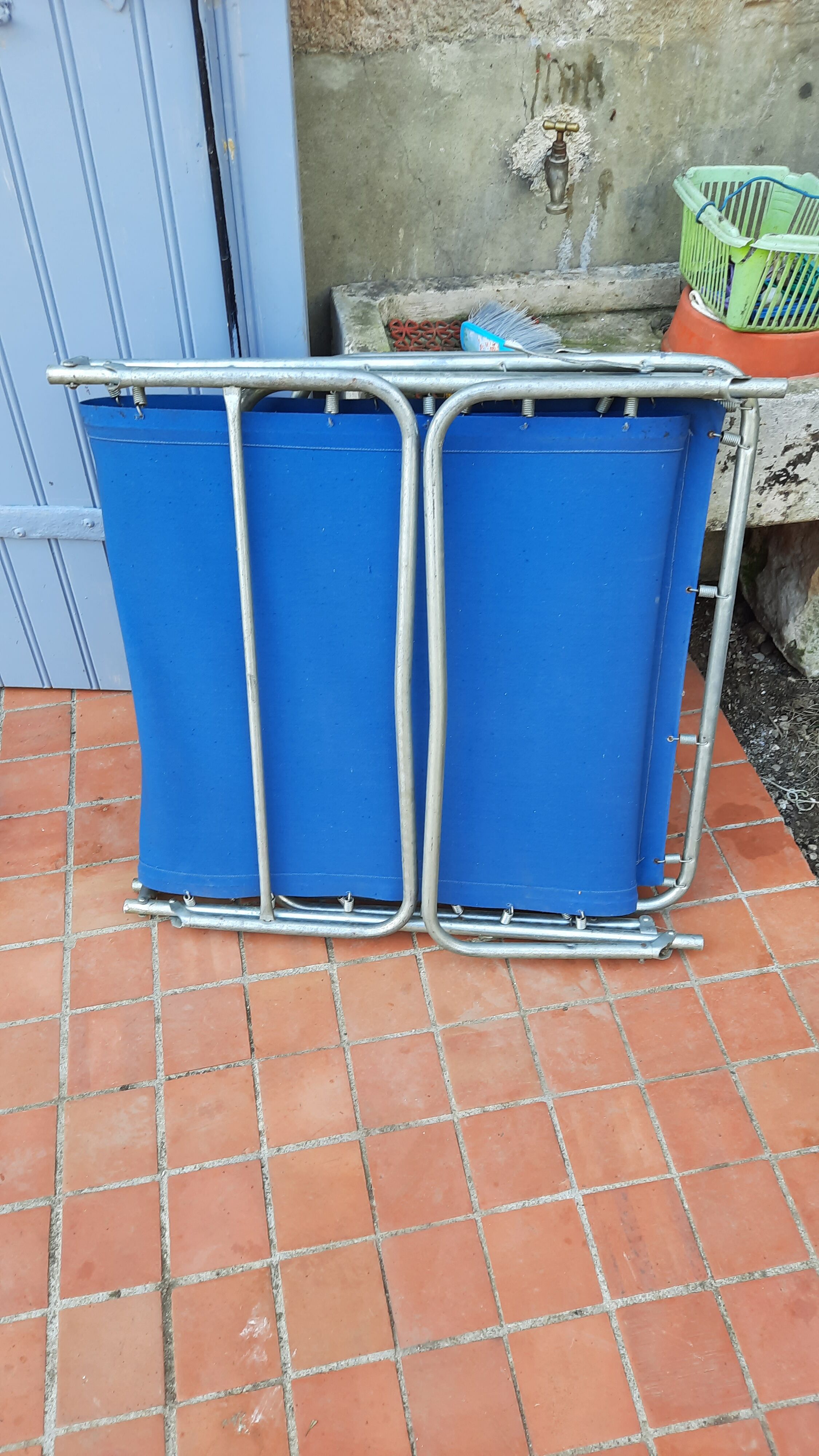 Folding sunbed deckchair