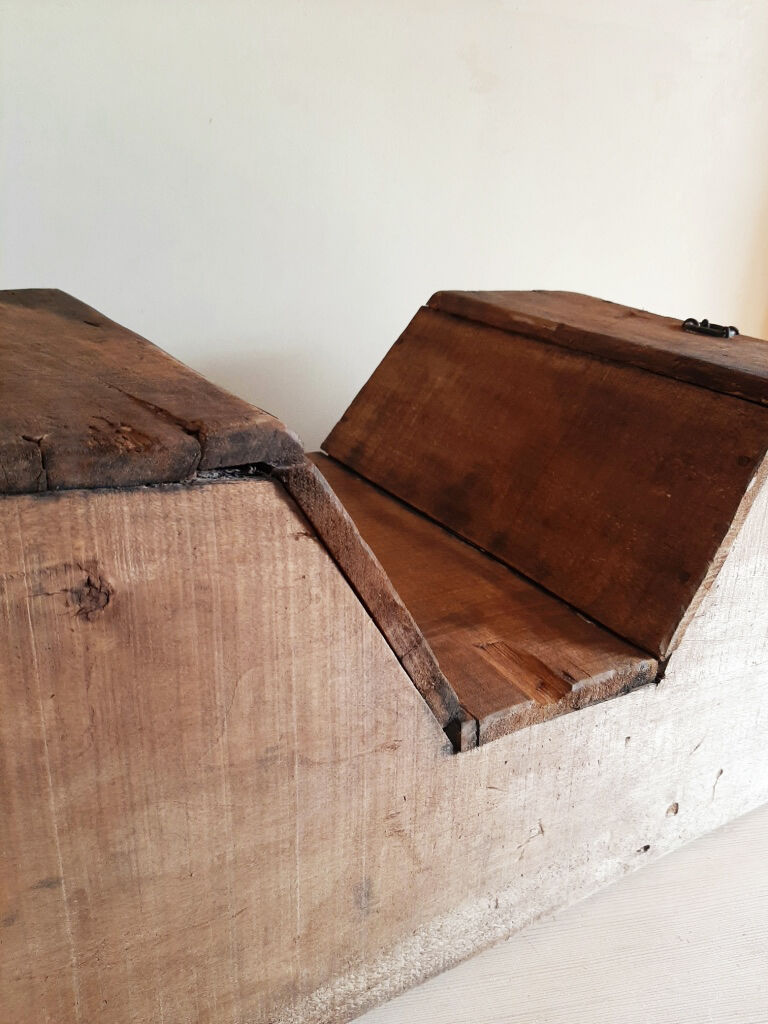 Old winemaker wooden case