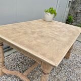 Extendable stripped farm table