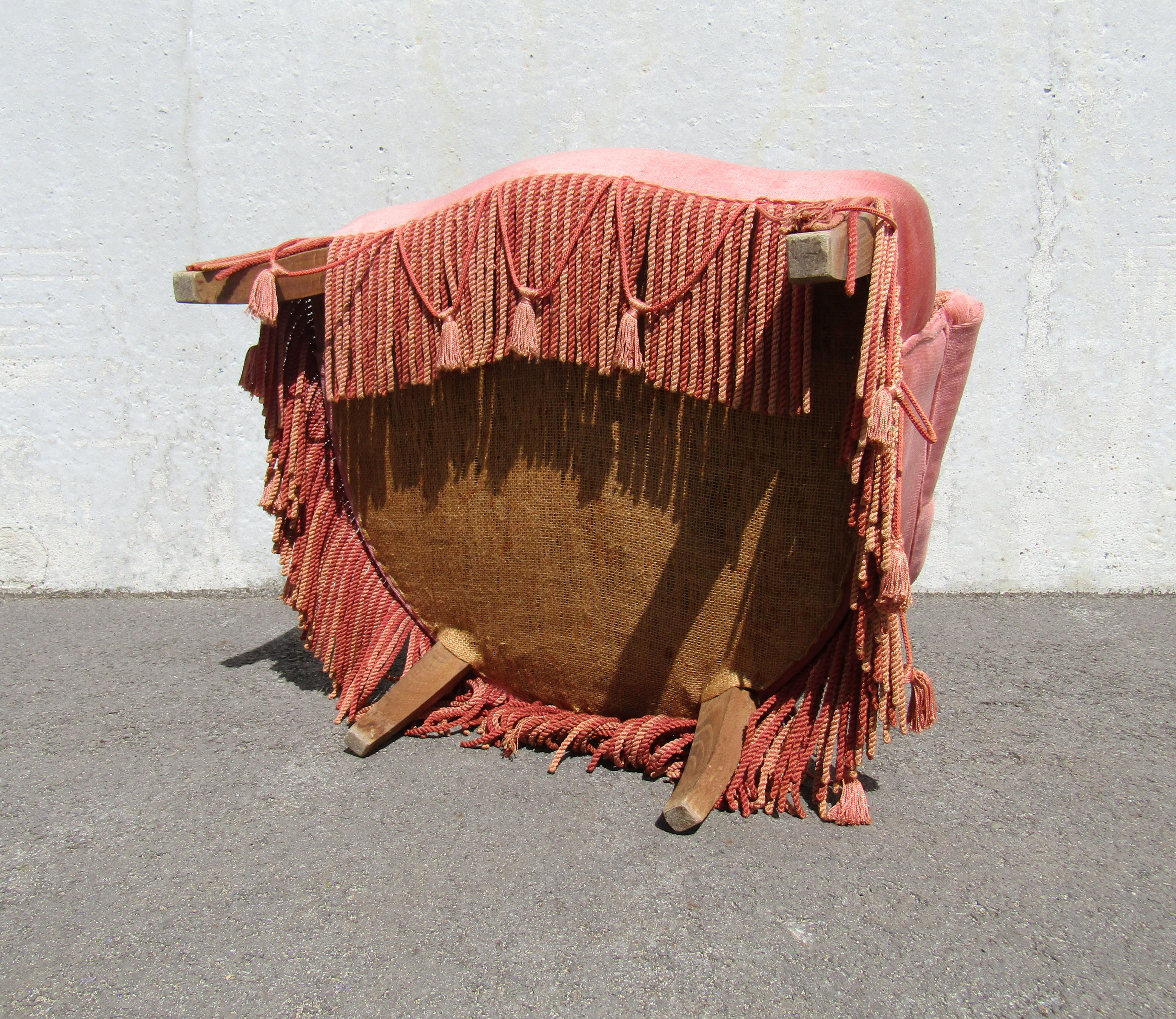 Vintage pink toad chair