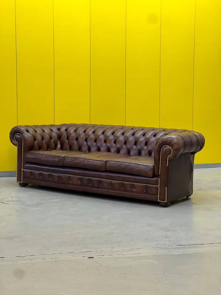 Original English Chesterfield 3-Seater Sofa – Handcrafted Brown Leather