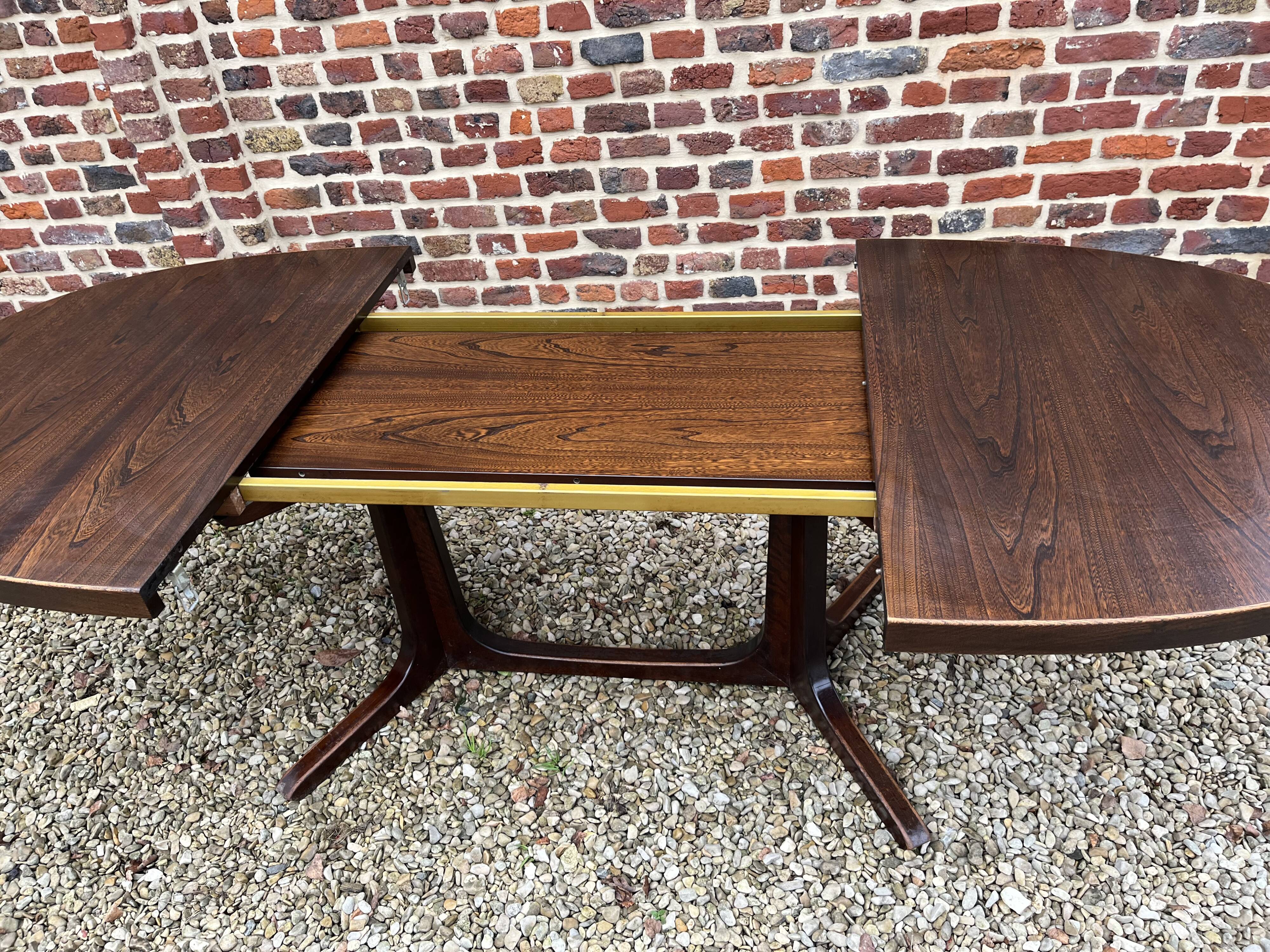 Baumann design oval dining table