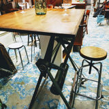 Heliolithe architect's table