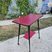 table d'appoint à roulette - skaï rouge - vintage