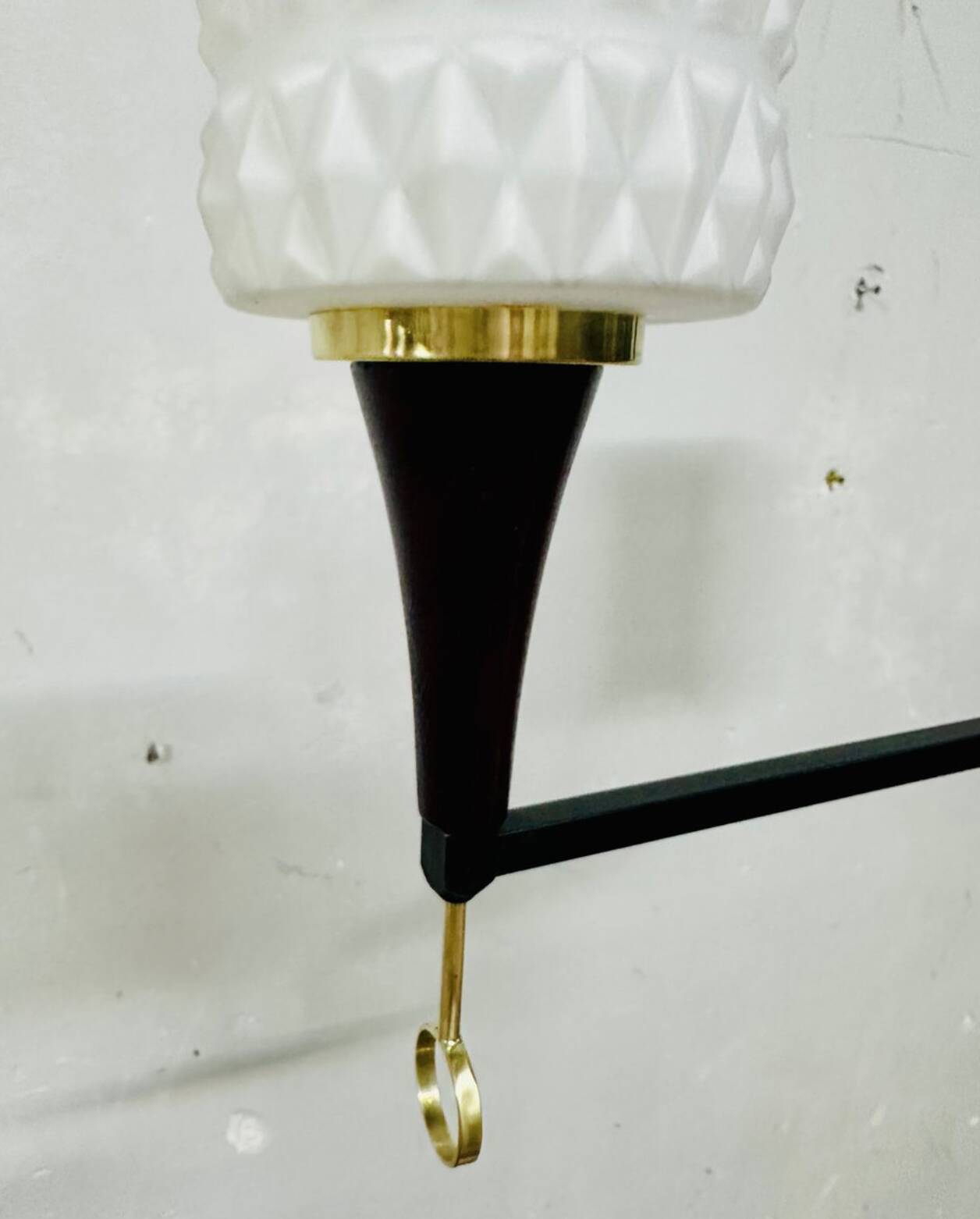 Lampada da terra vintage in vetro opalino, anni '60