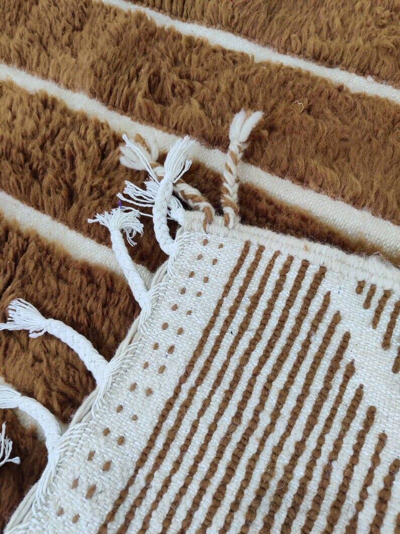 Handmade Moroccan Berber rug from the Atlas, size 200x300 cm.