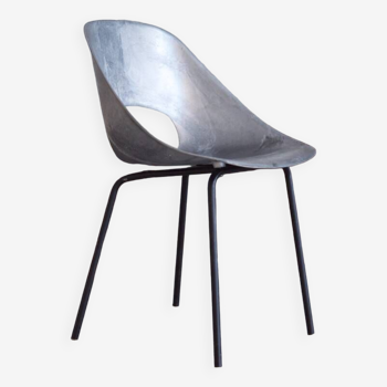 An aluminum Tonneau model tulip chair - Pierre Guariche 1950