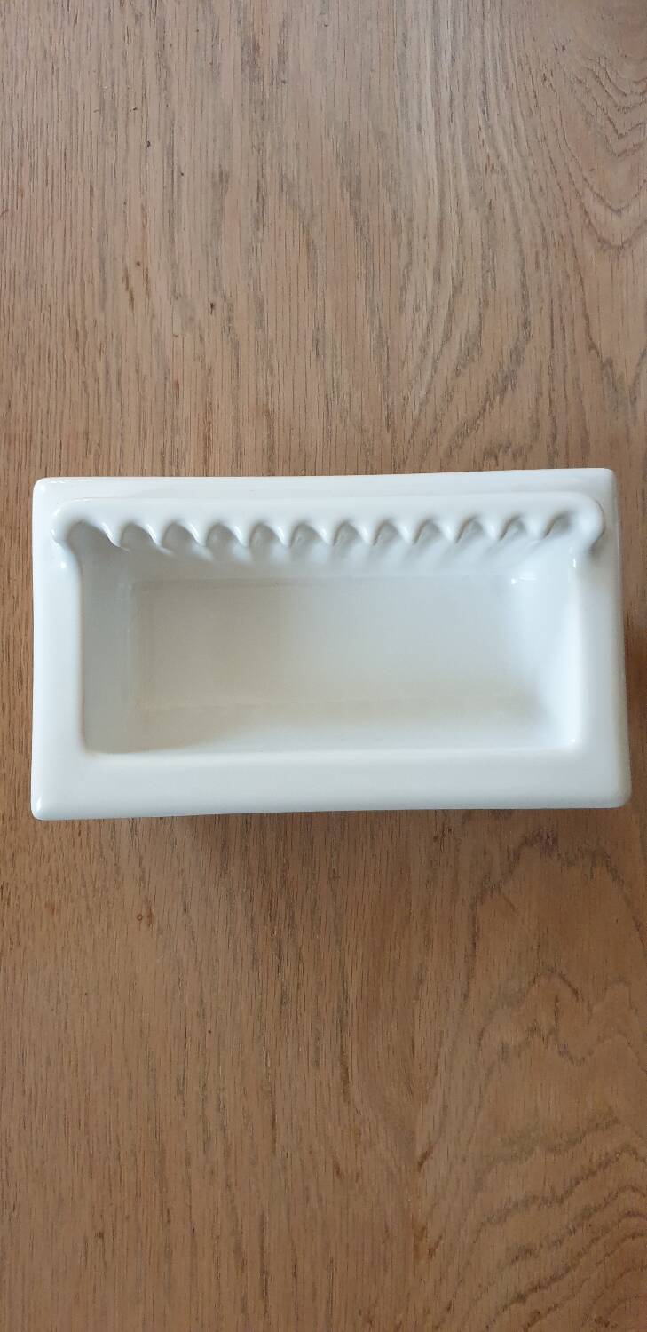 Built-in soap dish