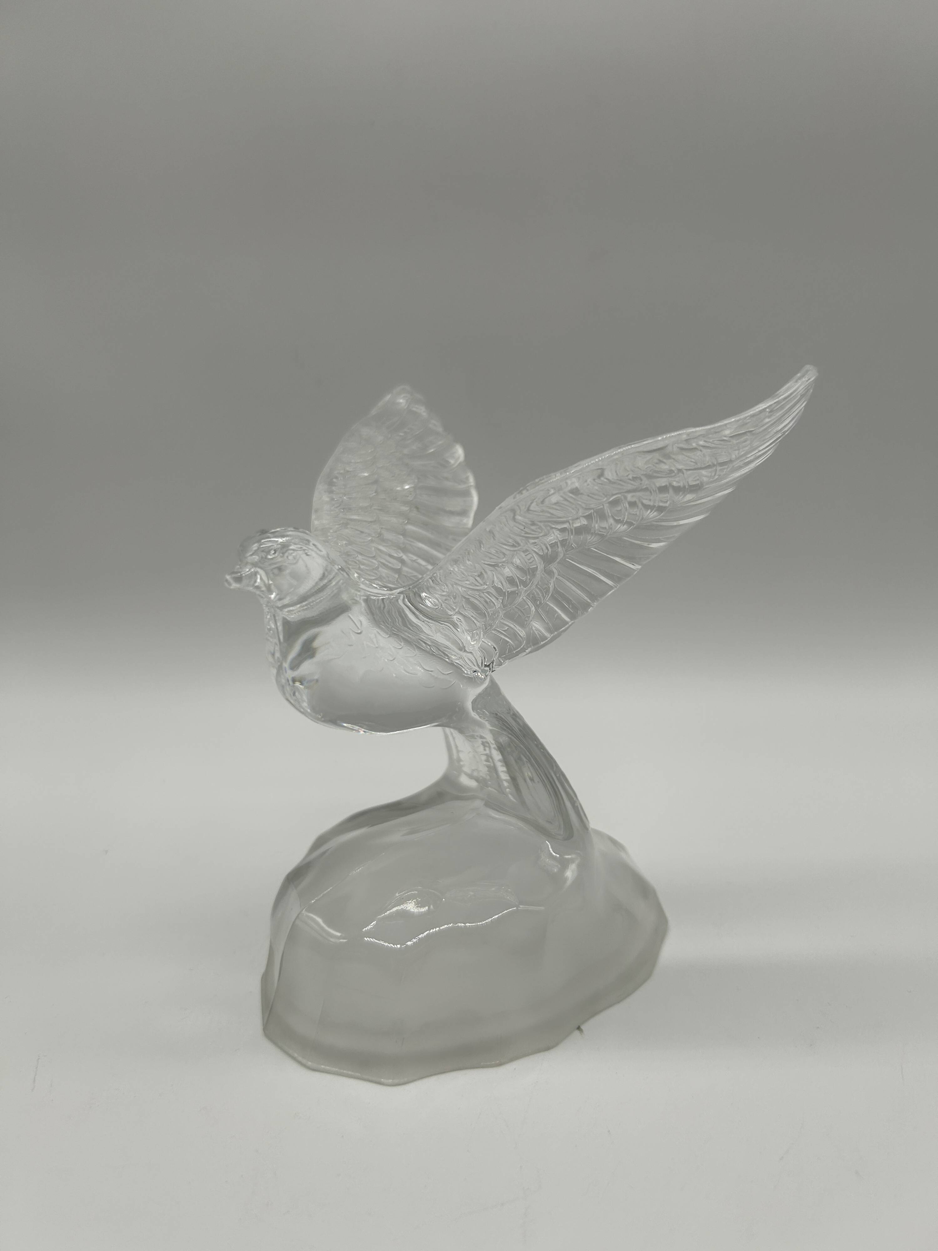 Crystal dove from Arques