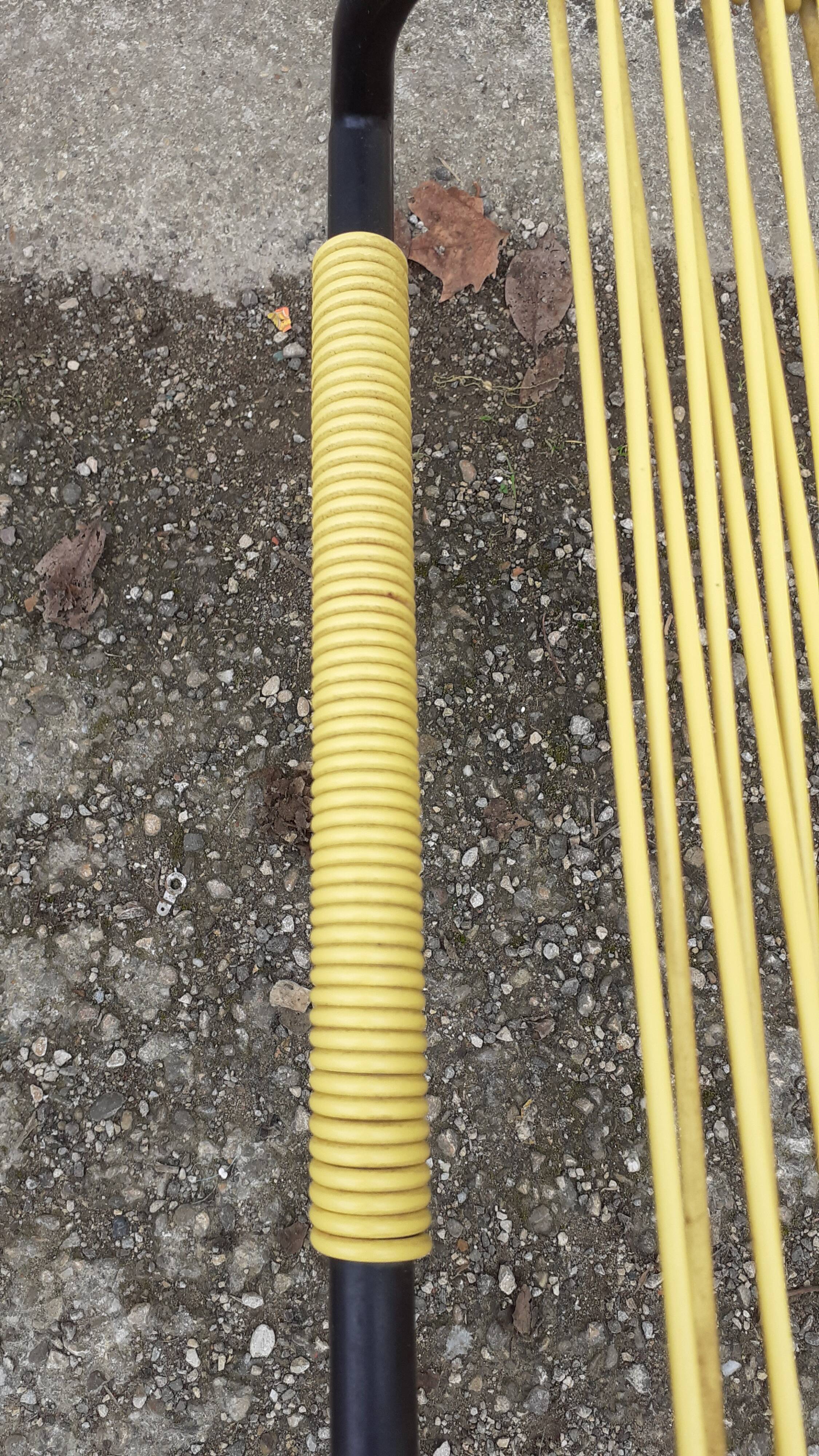 Scoubidou stool