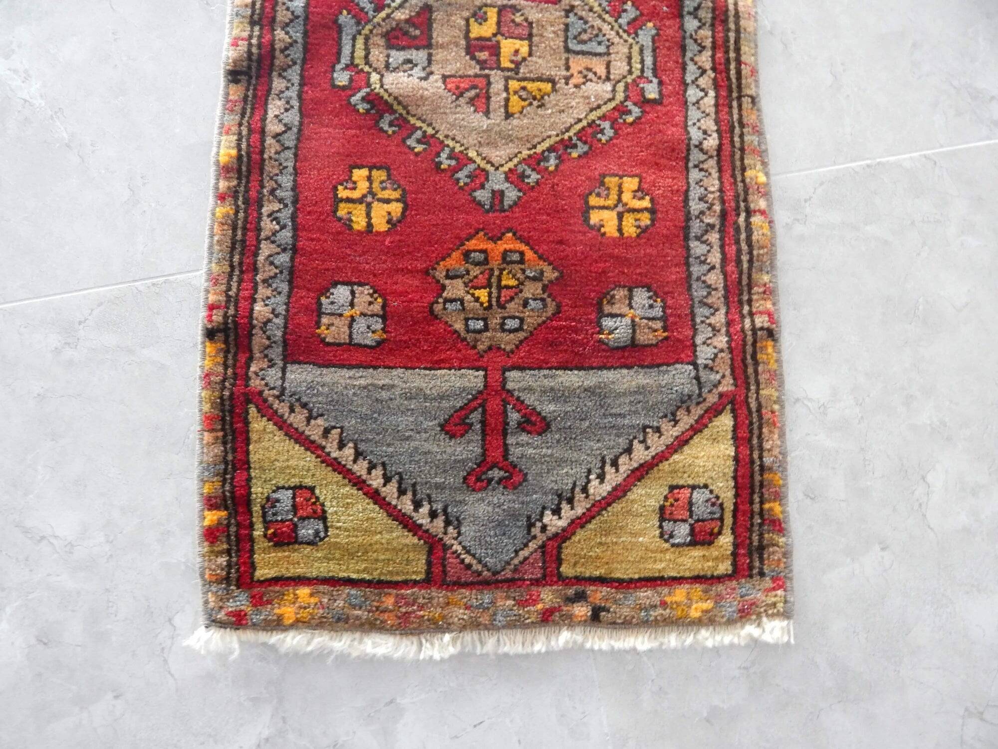 Vintage Turkish Oushak rug 46x109 cm