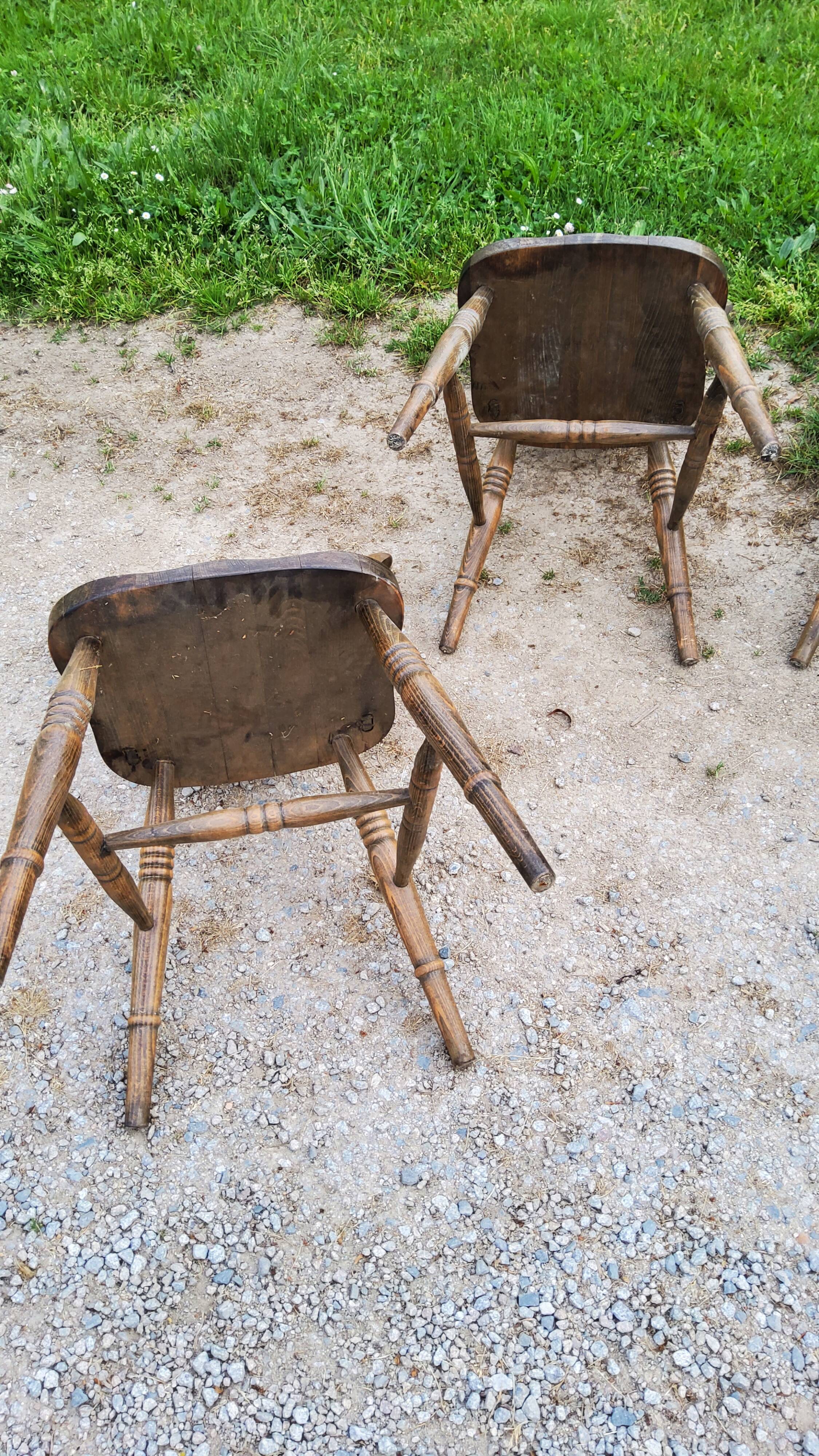 Set of 4 mountain style chairs from the 60s in beech