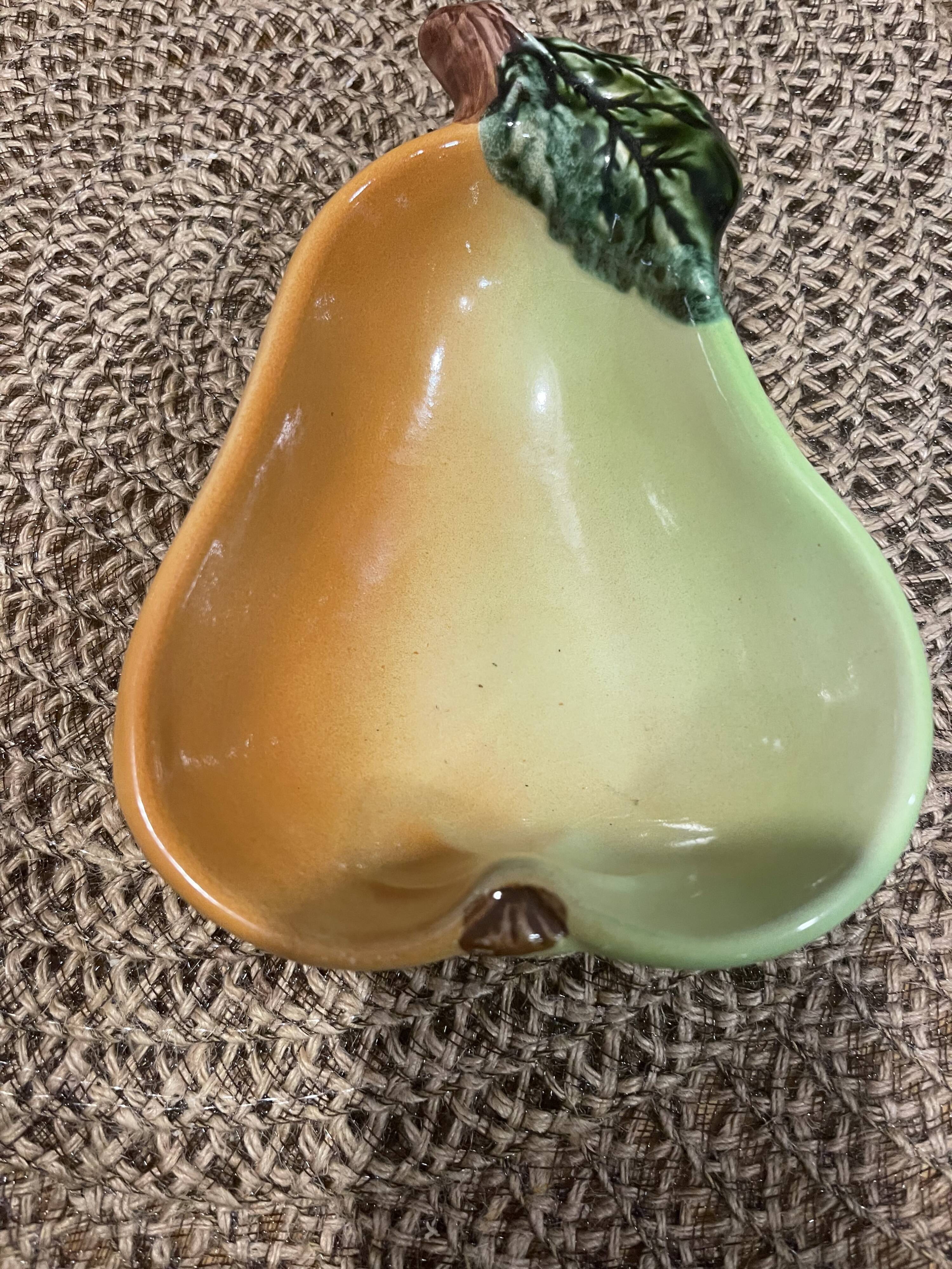 Bowl cup in the shape of vintage pear fruit