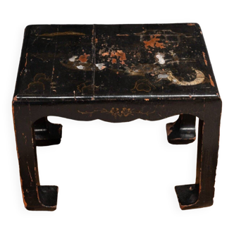 Petite table d'appoint en laque Chine XXe fond noir