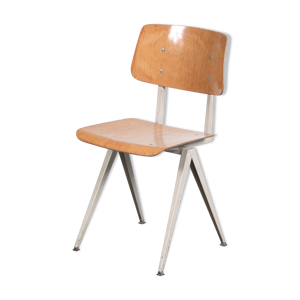 chaise d’école par Marko, Pays-Bas