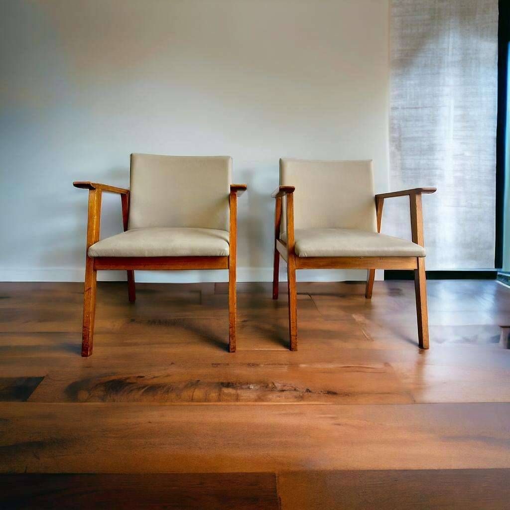 Suite de 2 fauteuils vintage / assises simples / assises club