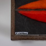 Capron. Table basse 'navette' en grès émaillé noir et rouge. Années 1960.