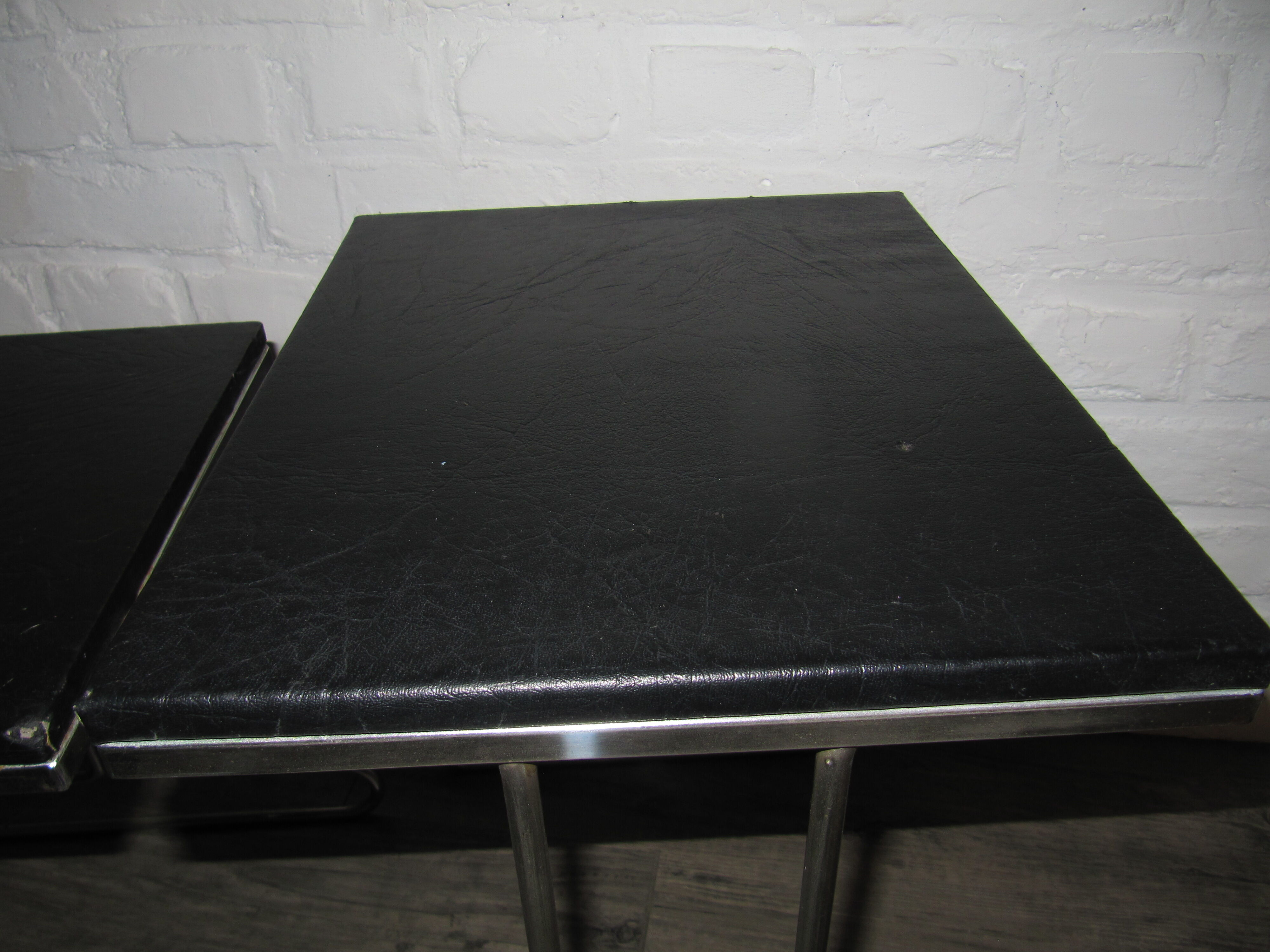 2 tables vintage 1960