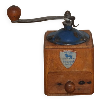 Old Peugeot Frères pepper mill