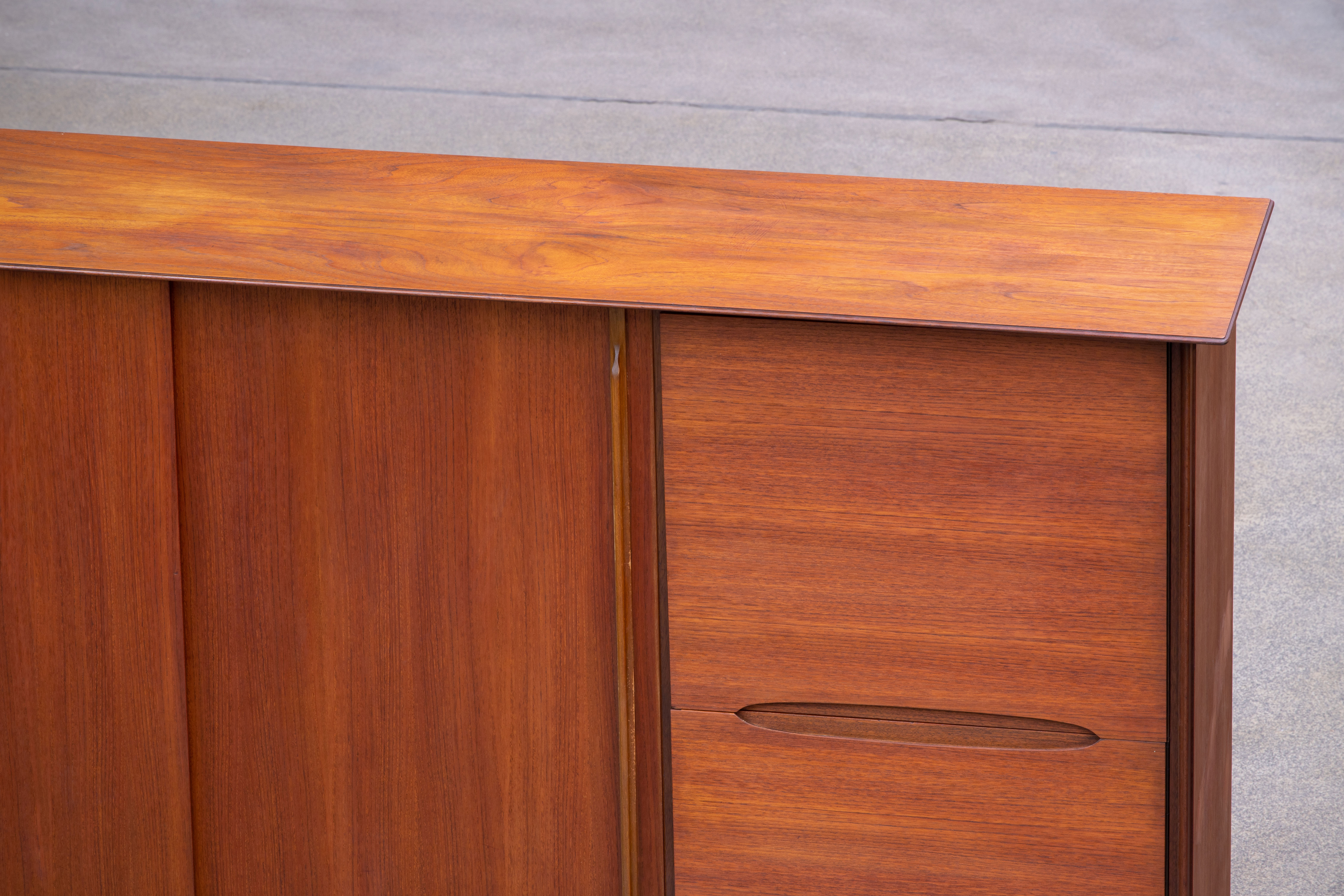 Vintage Scandinavian Enfilade – 260 cm