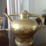Pot a eau ancien en laiton