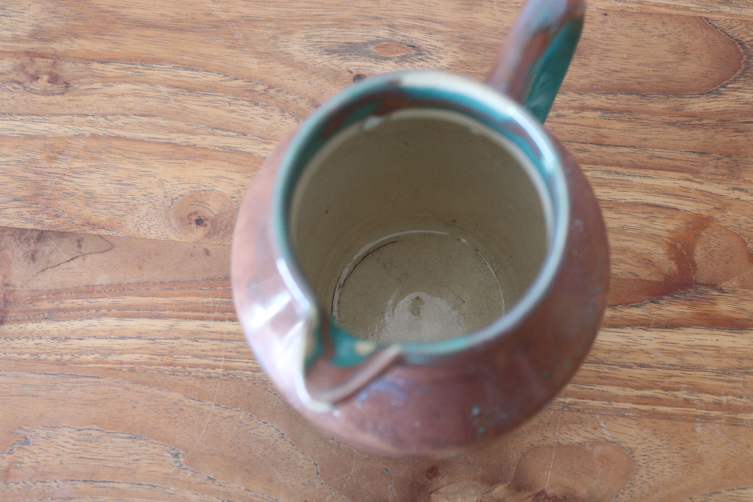 Pitcher in sandstone