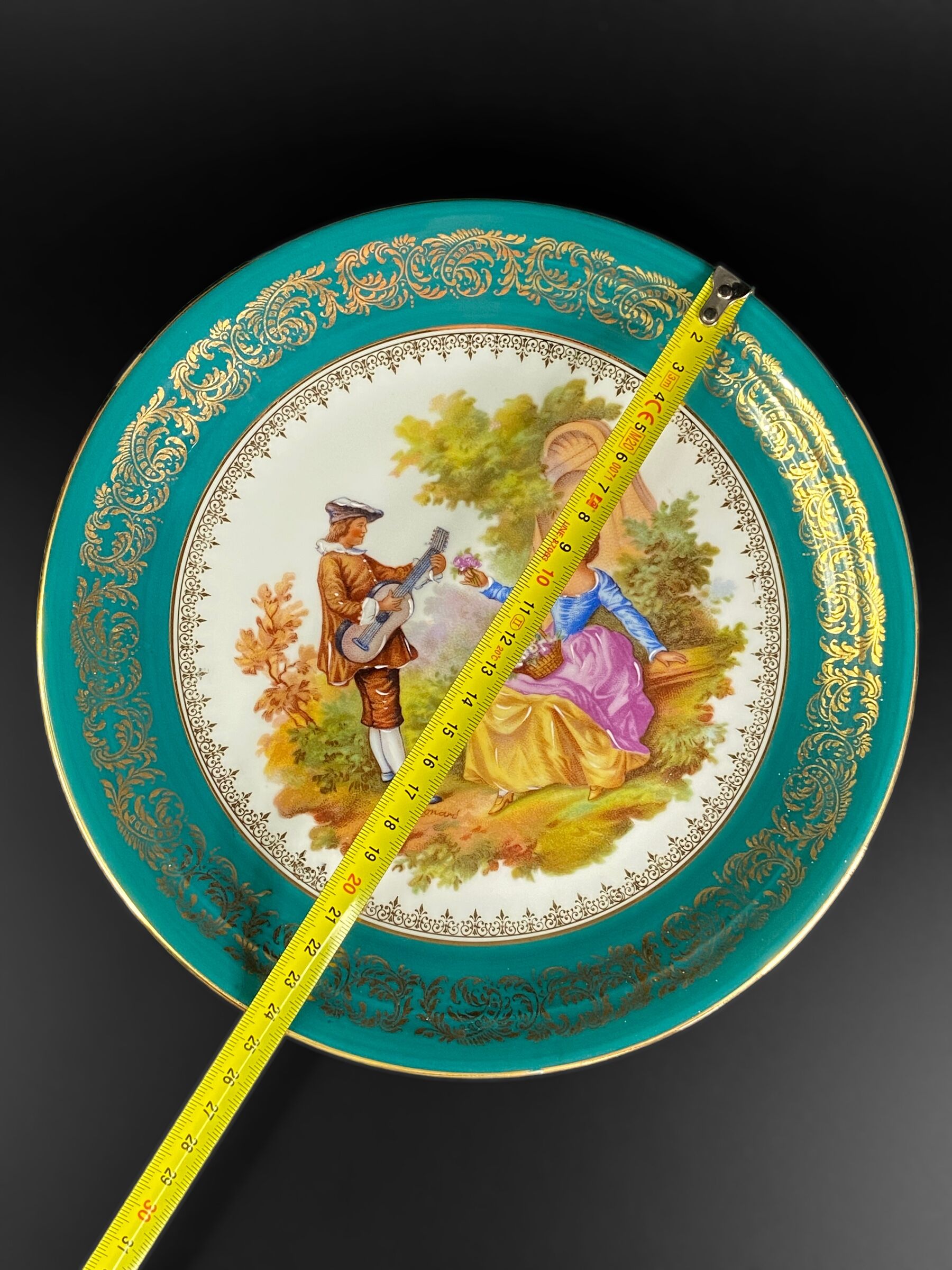Assiette limoges porcelaine courting couple