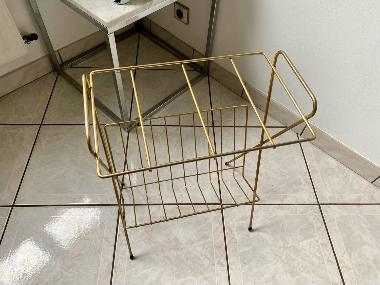 Vintage 1960s brass side table/magazine rack