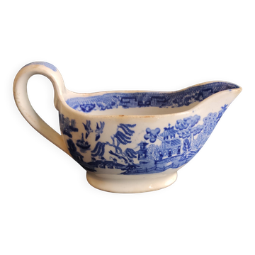 John Meir & Son sauceboat, c. 1870, ‘Willow Pattern’
