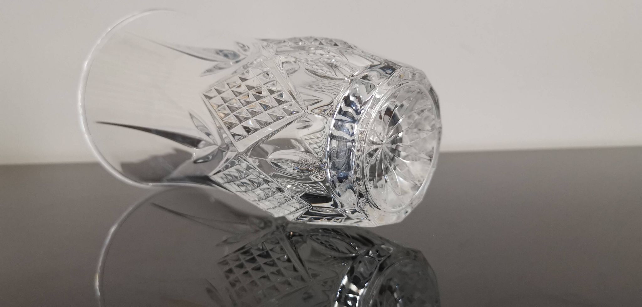 Vase cylindrique à col évasé en cristal moulé Lorraine