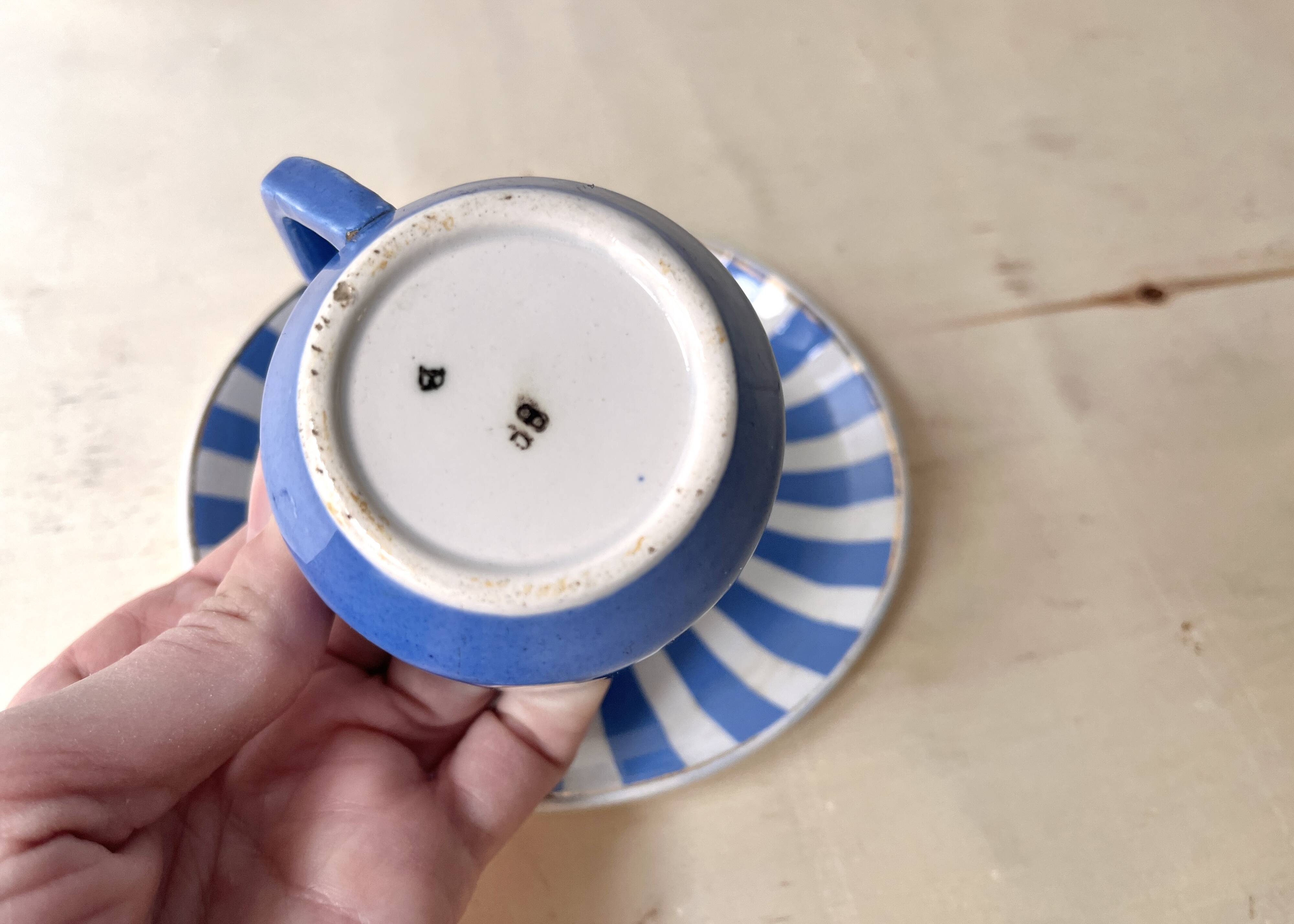 Vintage fox trott coffee cup sarreguemines, art deco striped service.