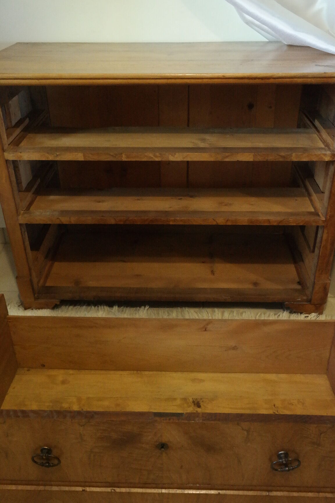 Louis Philippe style chest of drawers in light walnut, 20th century