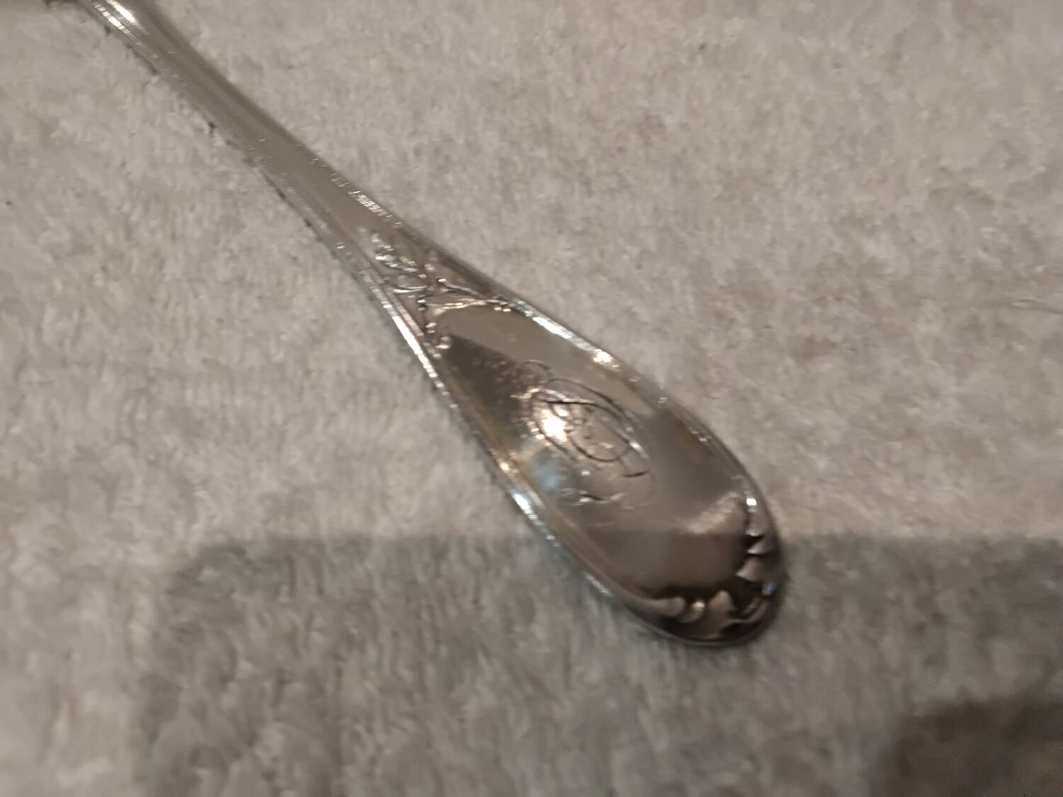 Silver plated fish serving fork, Ercuis goldsmith, laurels
