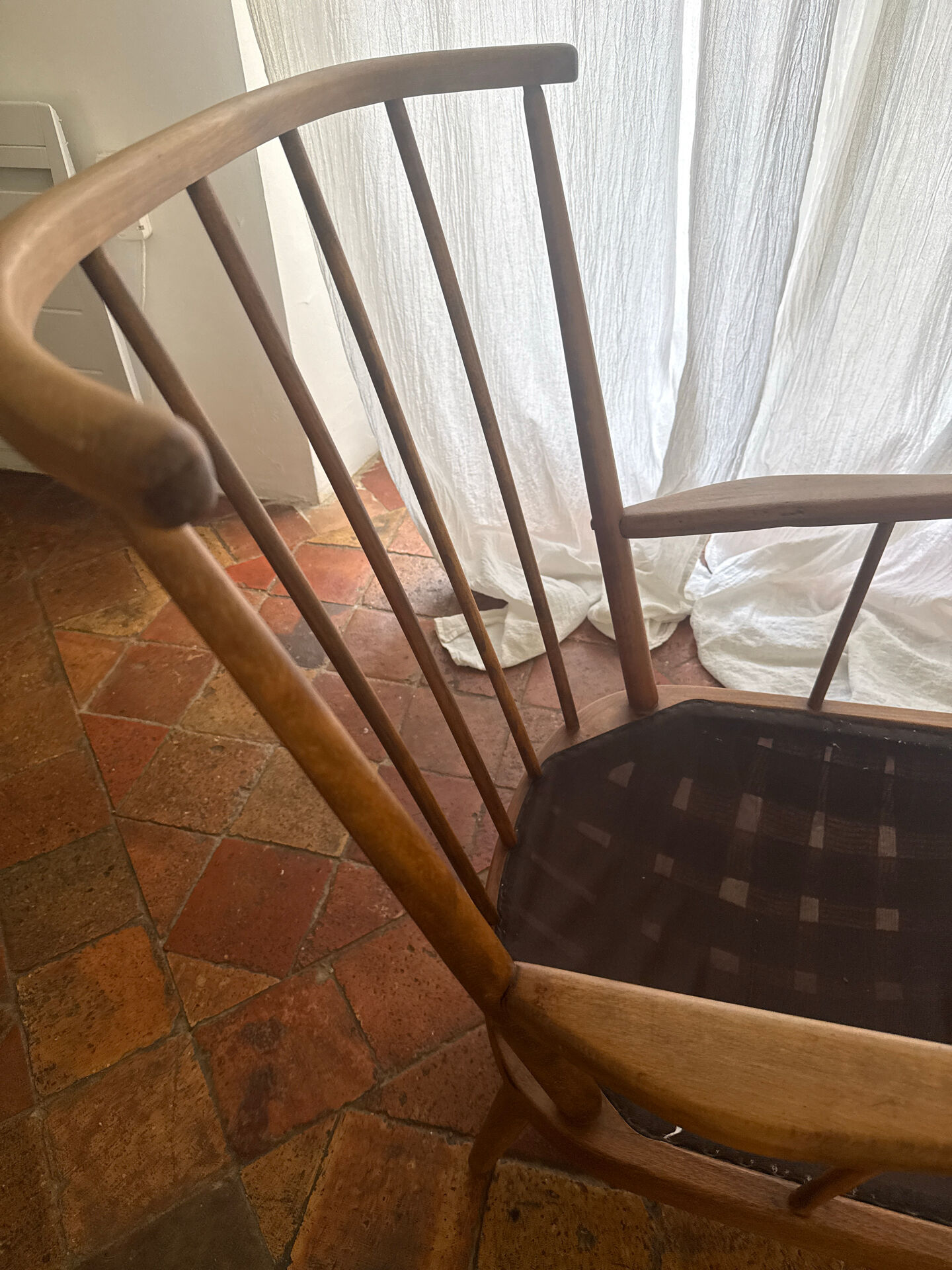 Fauteuil de style scandinave (esprit Windsor),