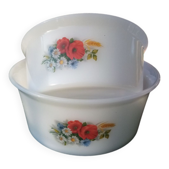 Arcopal poppy and daisy bowls