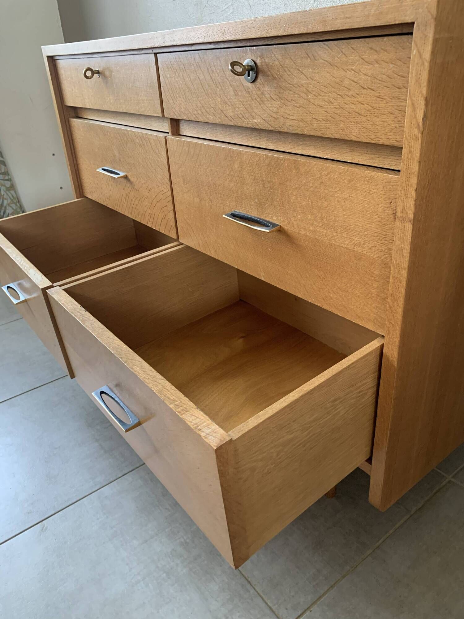 Large vintage 6-drawer chest of drawers from the 50s in oak.