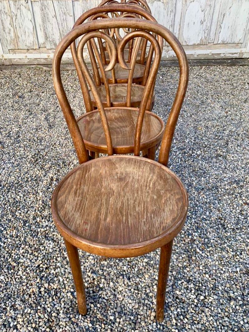 Lot Series of 6 art nouveau bentwood bistro chairs